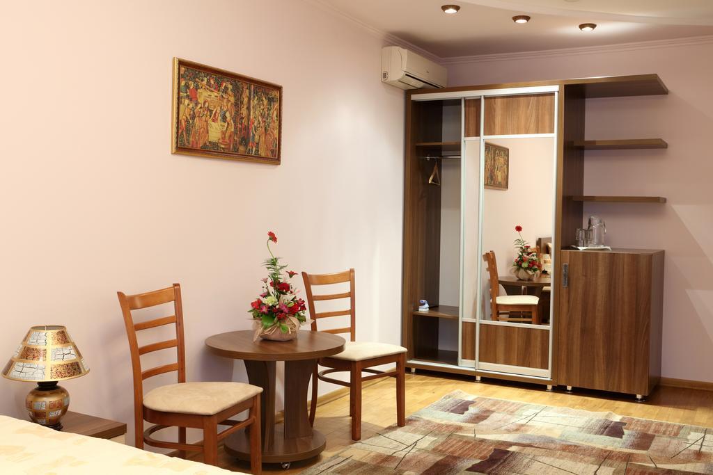 Hotel Bachus Chisinau Bilik gambar